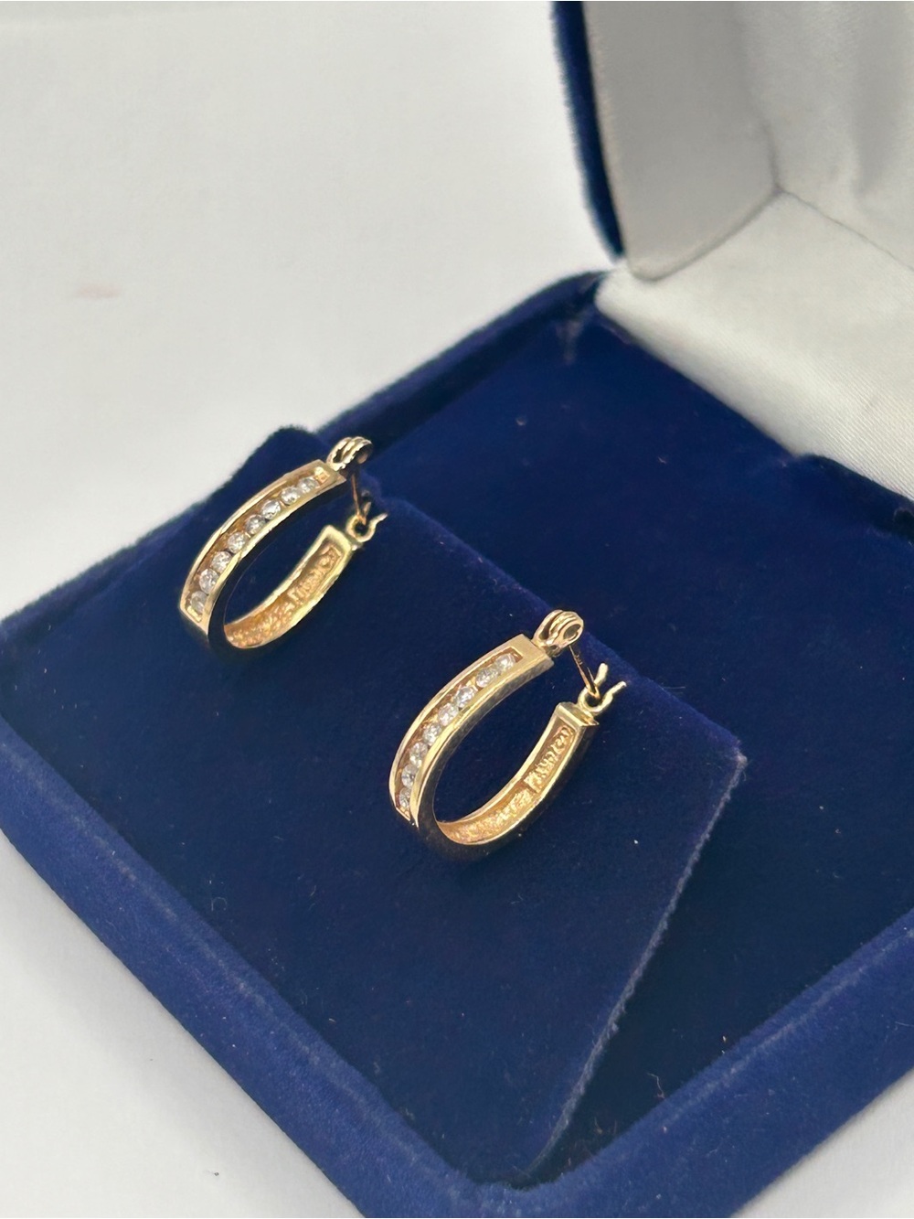 14k Solid Gold Huggie Hoop Earrings .25 TCW Diamonds - Picture 13 of 16